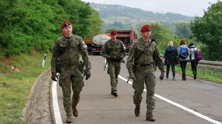„Кога ће Европа бранити у септембру“: Француски лист упозорава на ескалацију конфликта на Косову