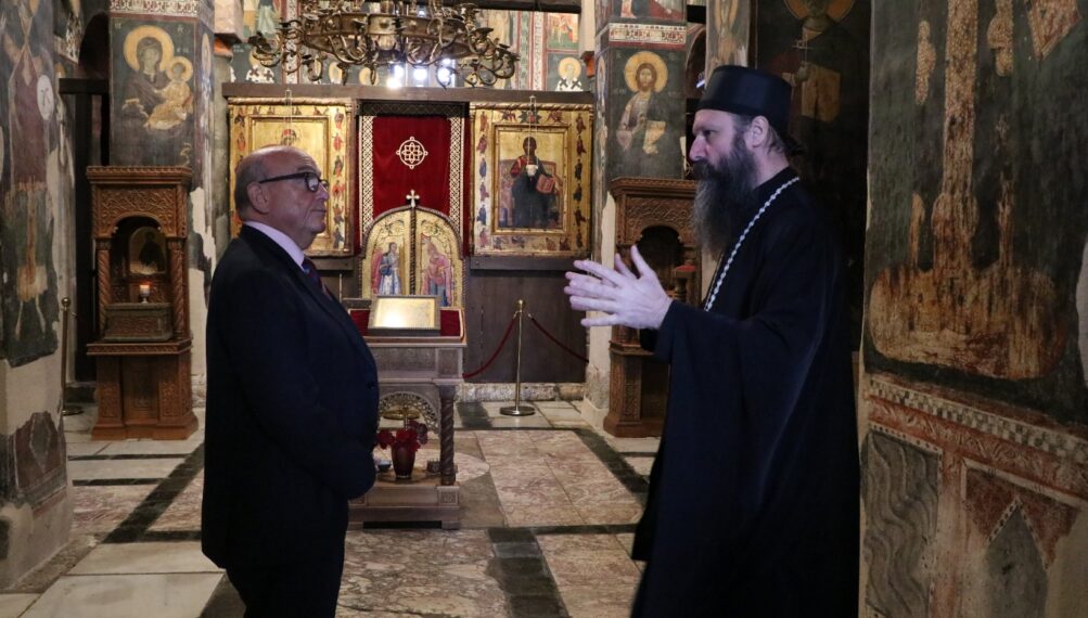 Специјални изасланик Велике Британије посетио манастир Грачаницу