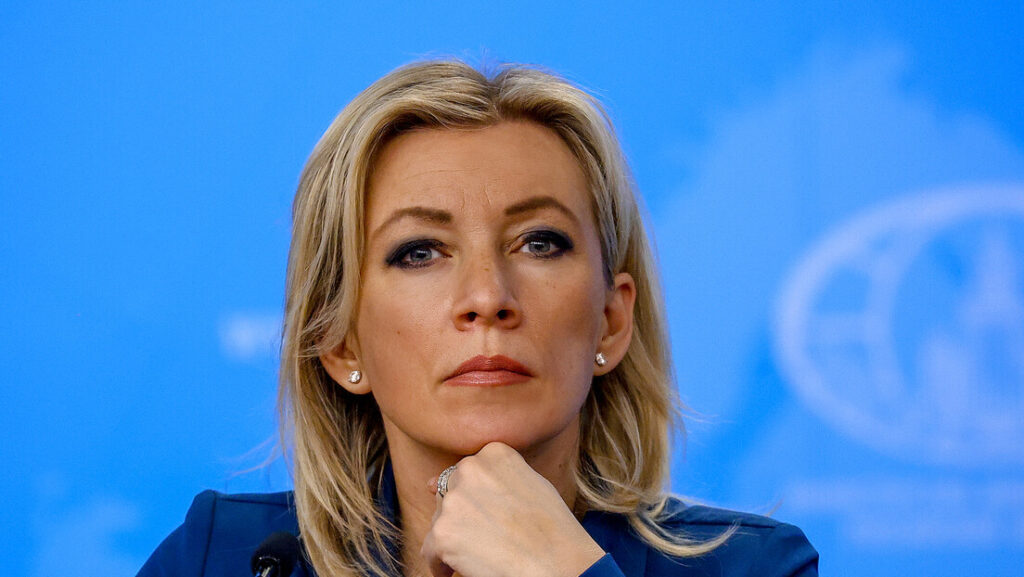 Промена става Русије – Захарова: Срби излазе на протесте у својој сопственој земљи како би се заузели за своја грађанска права, Запад их провоцира да из демократских акција пређу у антидржавне