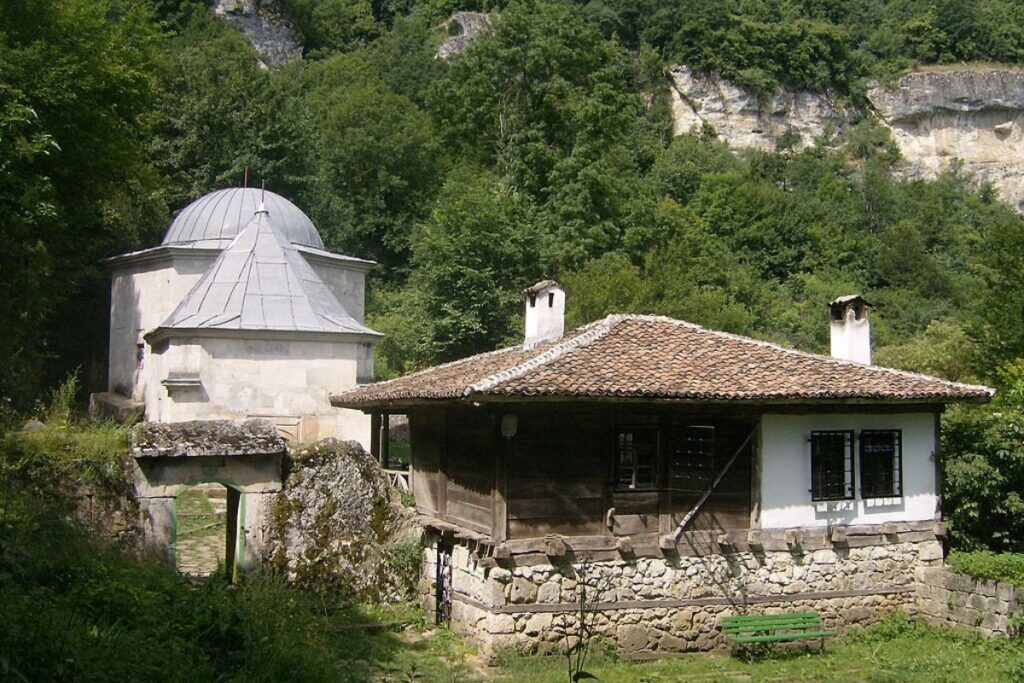 Слободан Иконић: Косово, Албанија и држава за бекташе