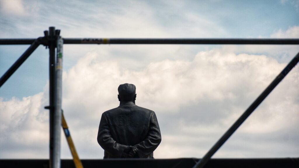 Слободан Антонић: Два погрешна воза