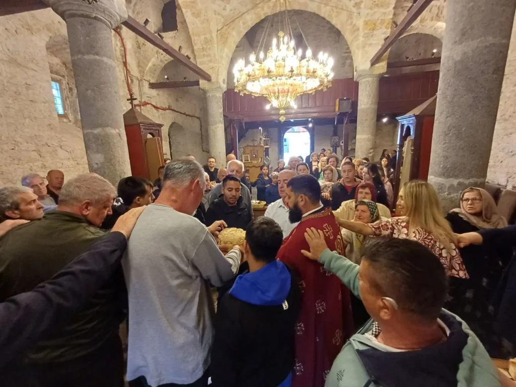 Литургијом и литијом у Ораховцу прослављена слава Оптеруше