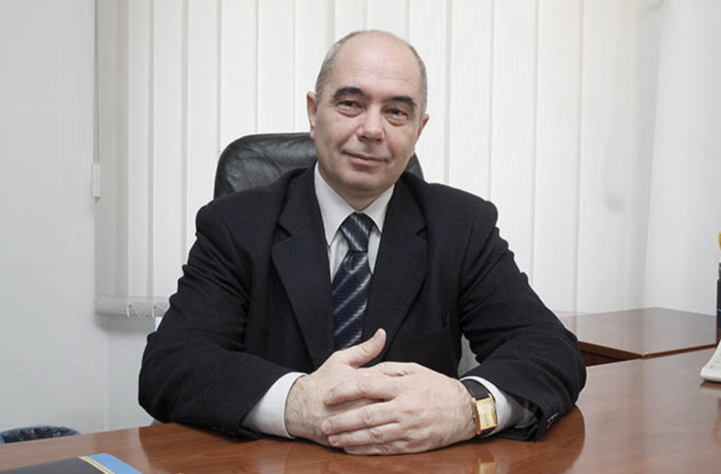 Миломир Степић: Политичко вођство шумом, народ друмом