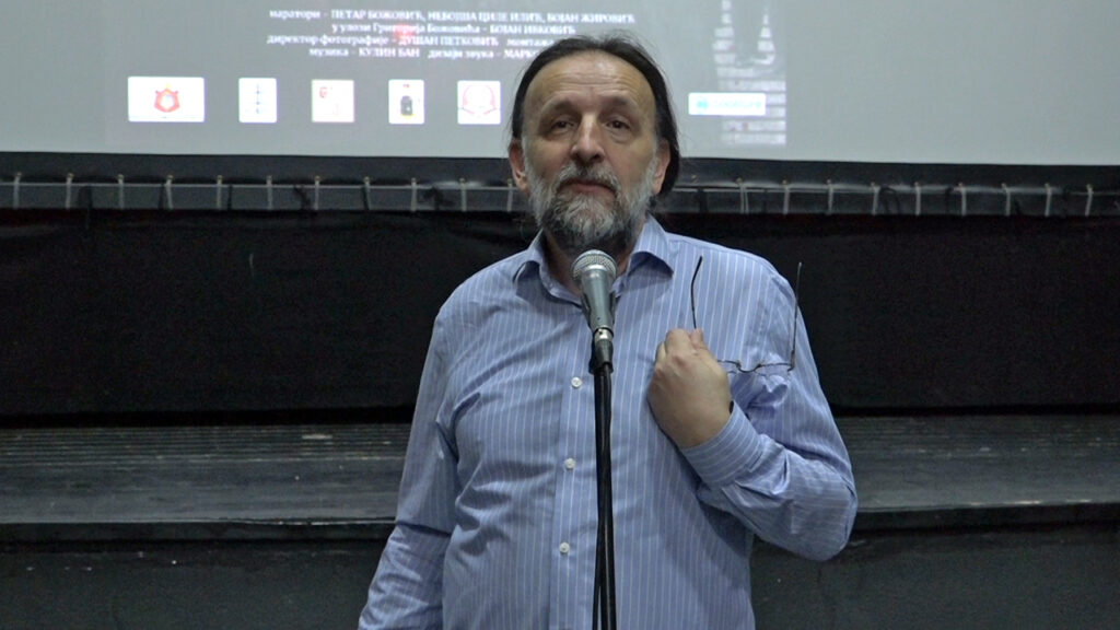 Матија Бећковић уручио Ракочевићу награду „Бранко Ћопић“ за збирку „Мирис анђела“