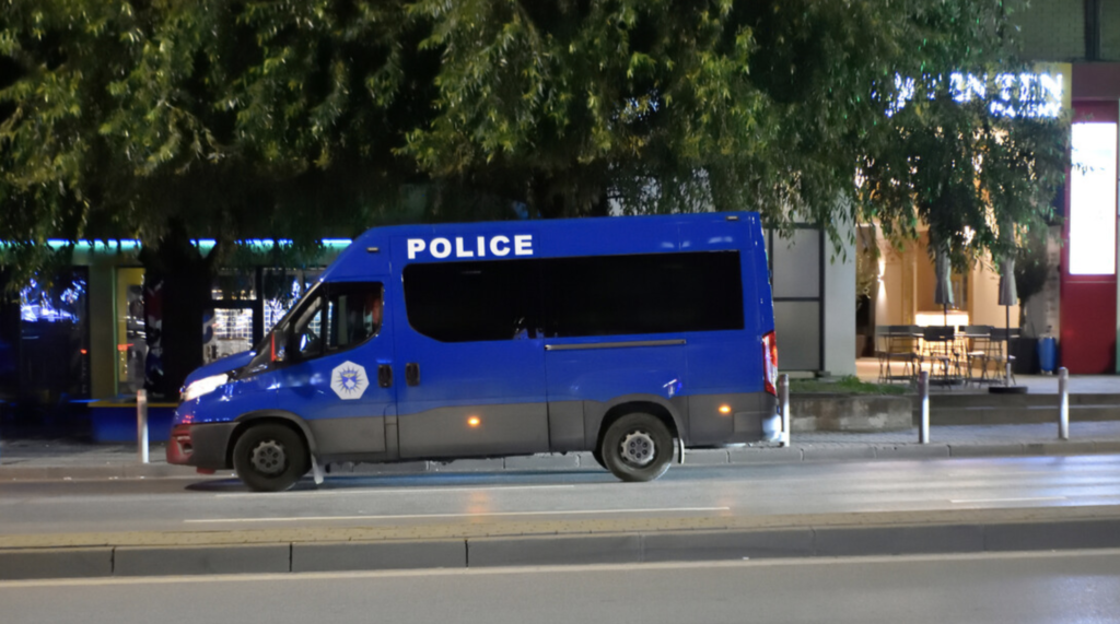 Нова акција Приштине: Специјалци упали у дом Александра Трајковића