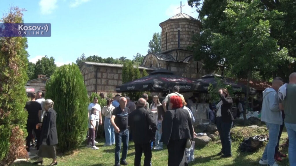 У Сушици обележен празник Свете Тројице: Опстали смо јер се окупљамо око светиња