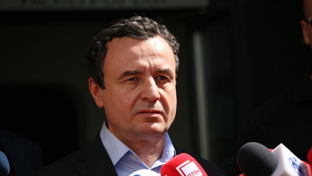 Приштина издвојила 1,8 милиона евра: Курти шаком и капом помаже Албанце на југу Србије