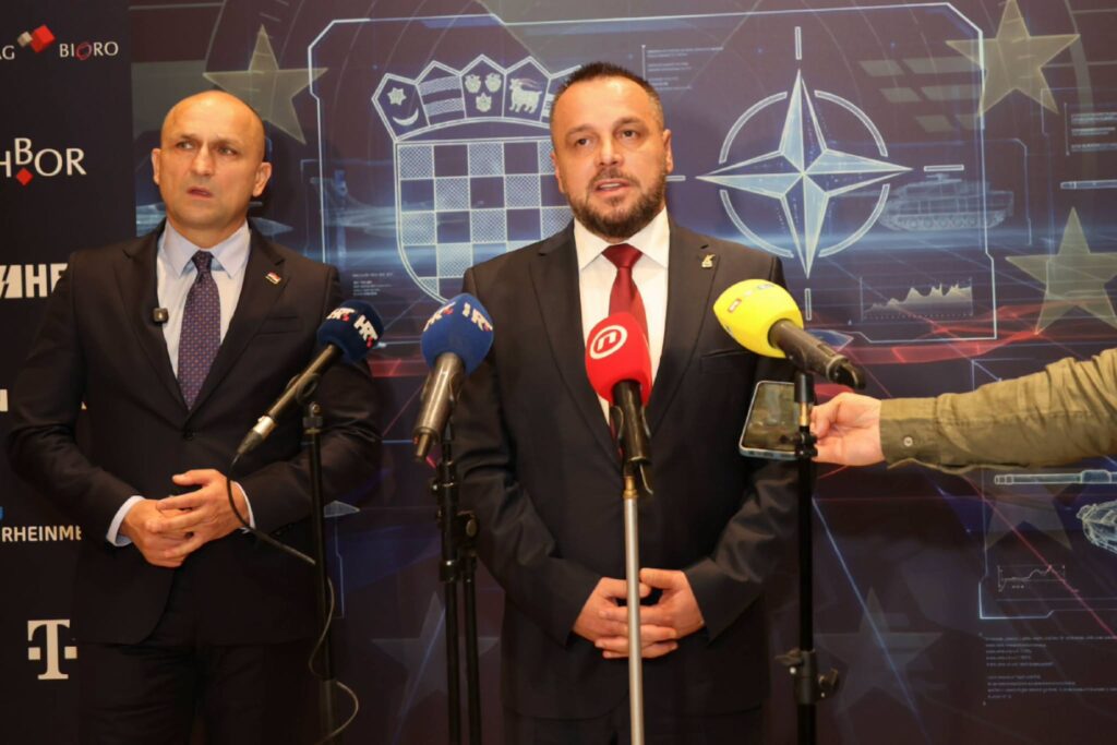 Маћедонци са Анушићем о одбрамбеној сарадњи: „Хегемонистички приступ Србије претња суседима“