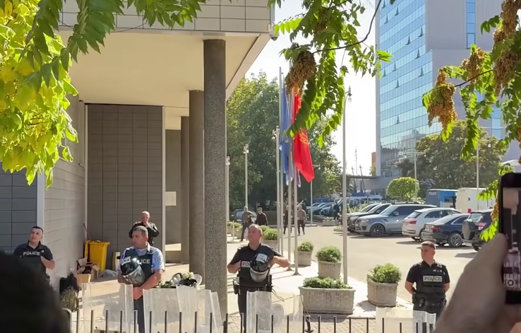 Последњи дан за избор председника: ПДК тражи ванредну седницу, протест траје, Курти се обраћа